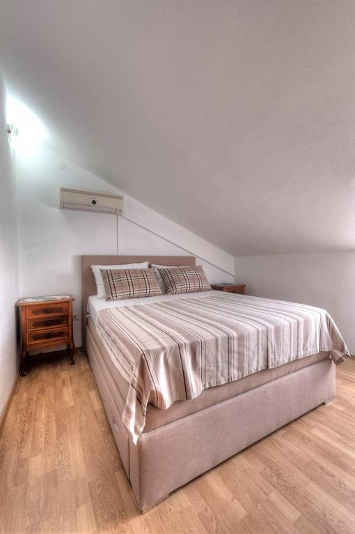 Wukovic Apartments Tivat Bagian luar foto