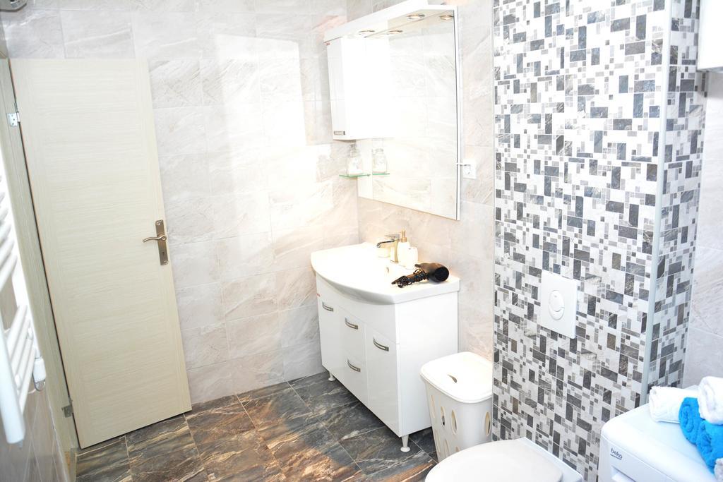 Wukovic Apartments Tivat Bagian luar foto