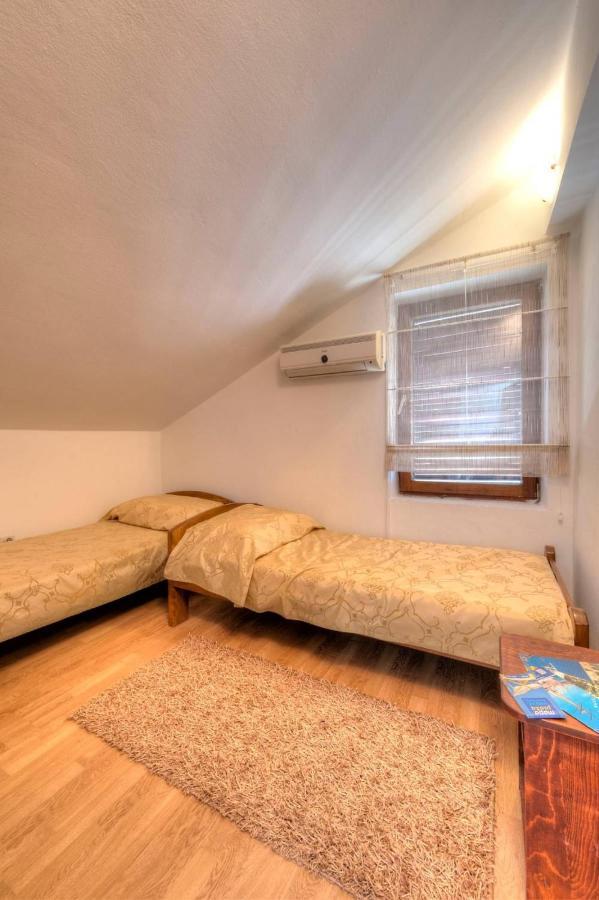 Wukovic Apartments Tivat Bagian luar foto