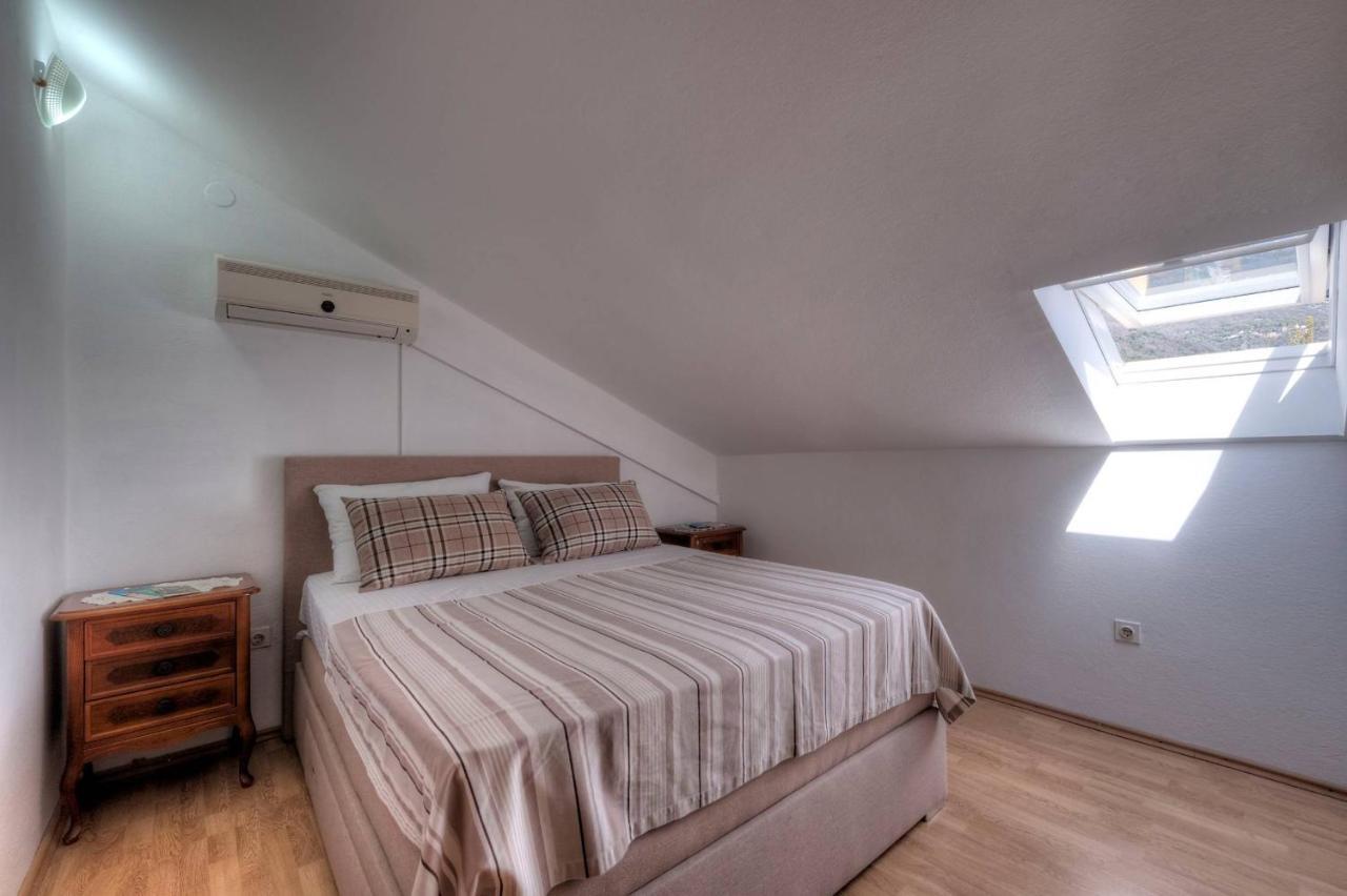 Wukovic Apartments Tivat Bagian luar foto