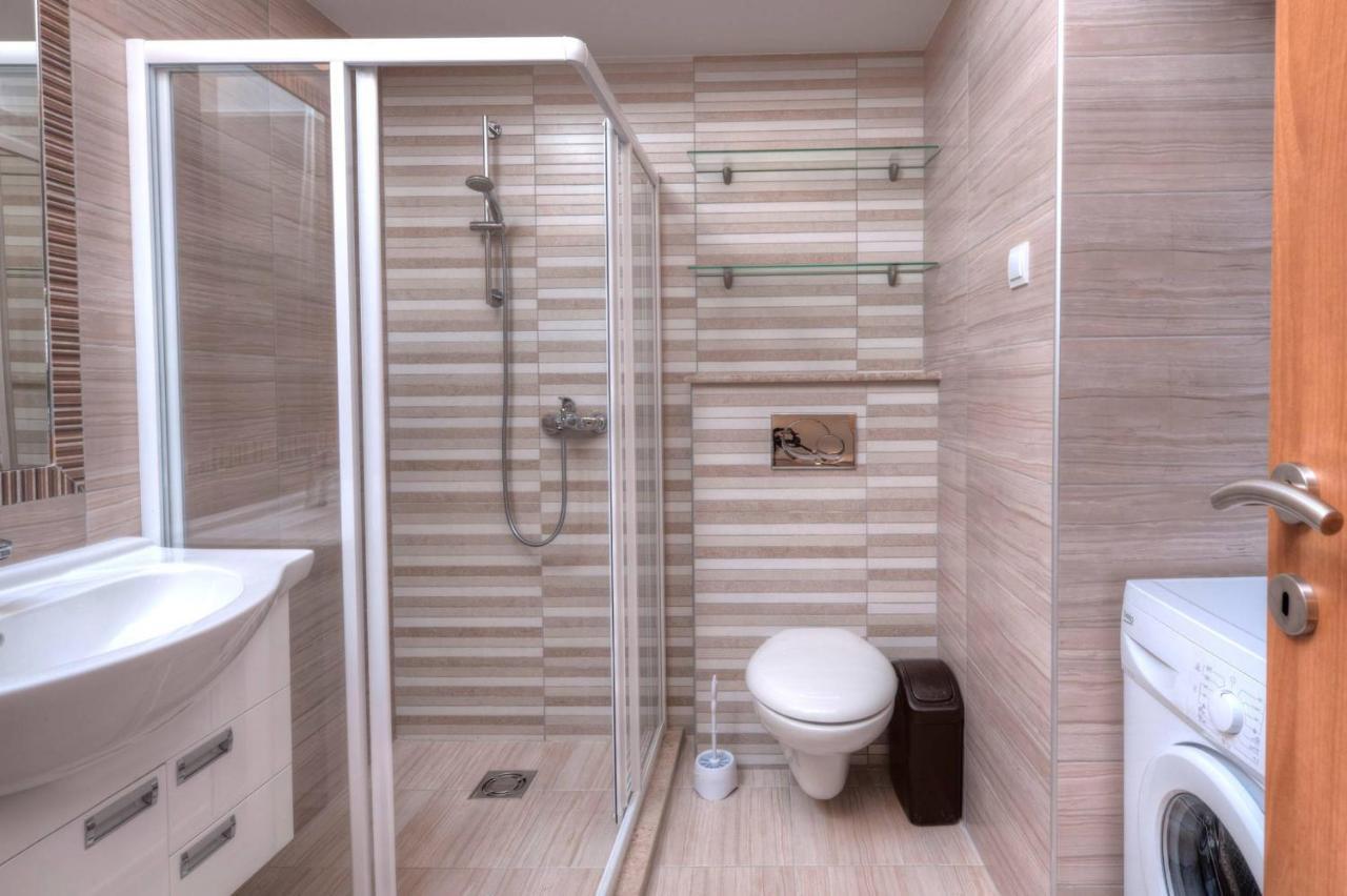 Wukovic Apartments Tivat Bagian luar foto