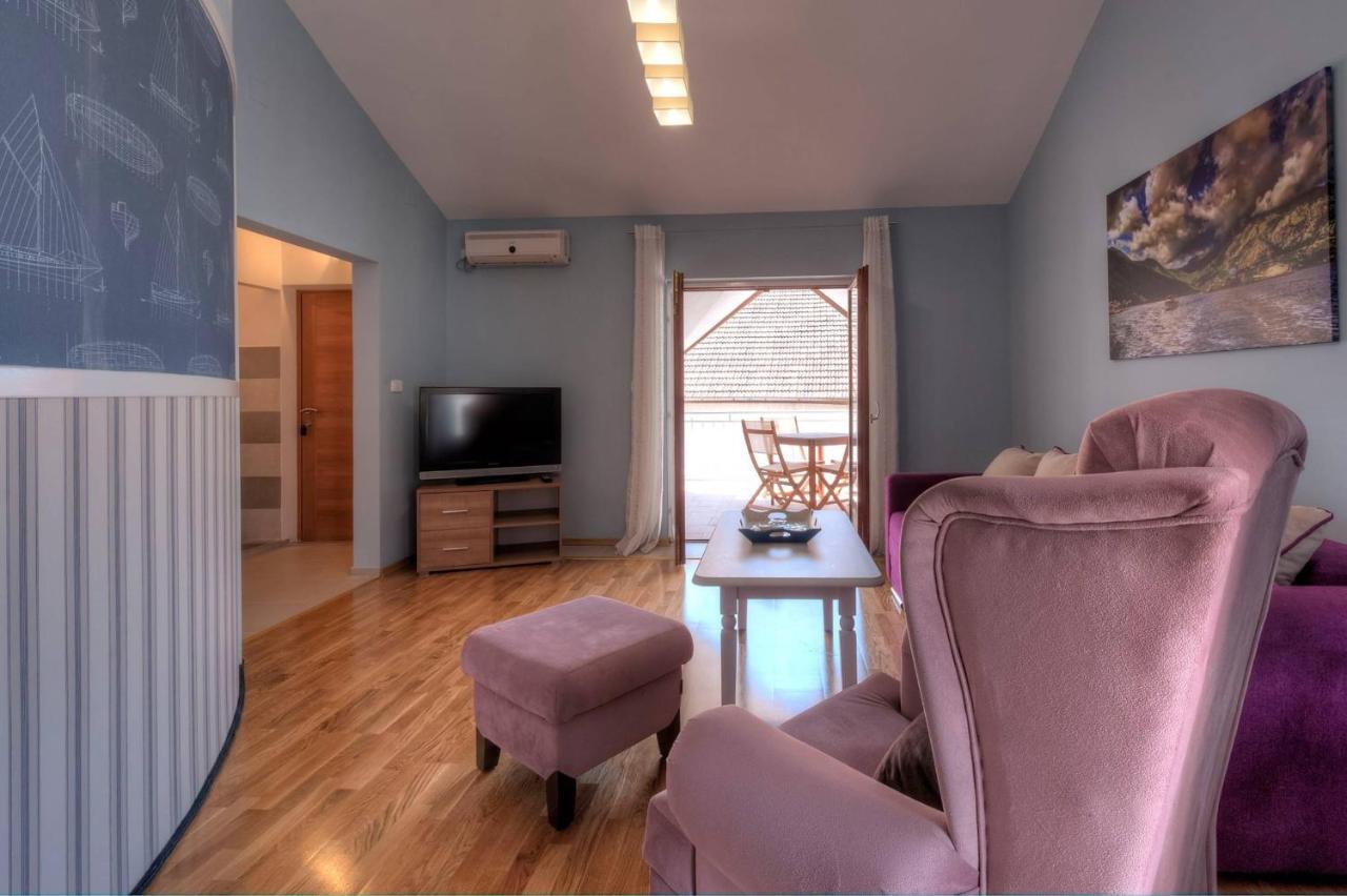 Wukovic Apartments Tivat Bagian luar foto